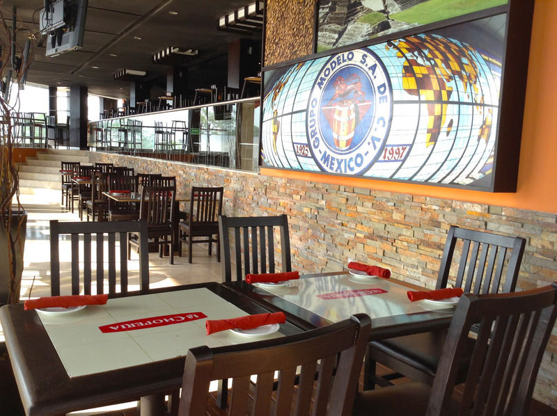 Hotel - Aeropuerto By Ihg 4*