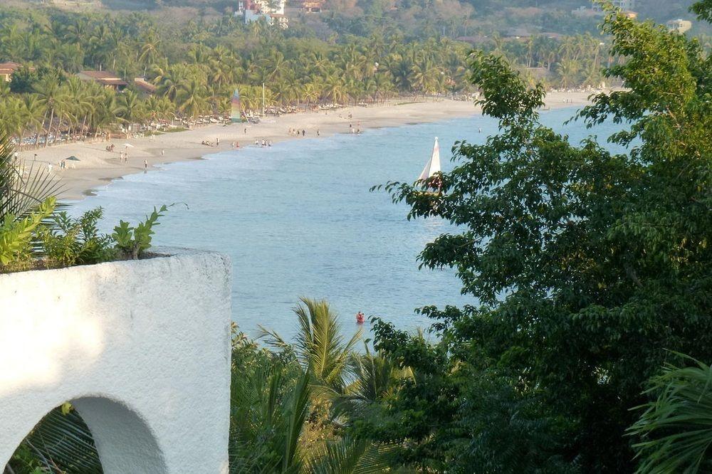 Bed & Breakfast De La Roca Zihuatanejo