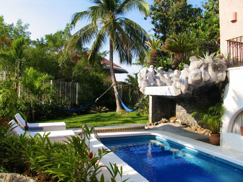 Bed & Breakfast De La Roca Zihuatanejo
