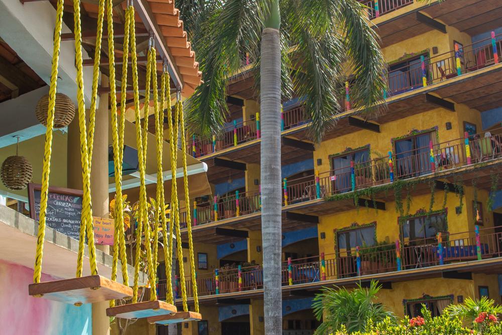 Cabanas Del Capitan Hotel