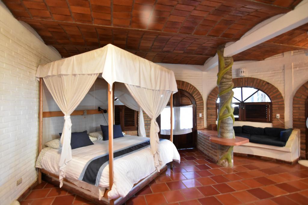 Beach House 3*