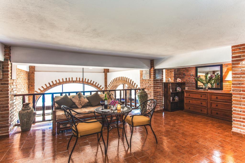 Vallarta Shores Aparthotel 4*