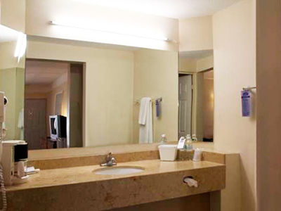 Inn American Inn Hotel & Suites Parral 4*