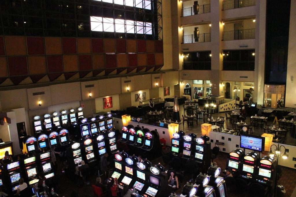Hotel Pueblo Amigo Plaza Y Casino 4*