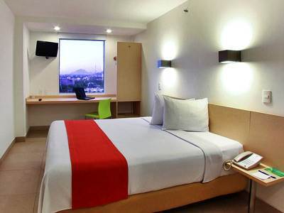 Hotel One Forum 3*