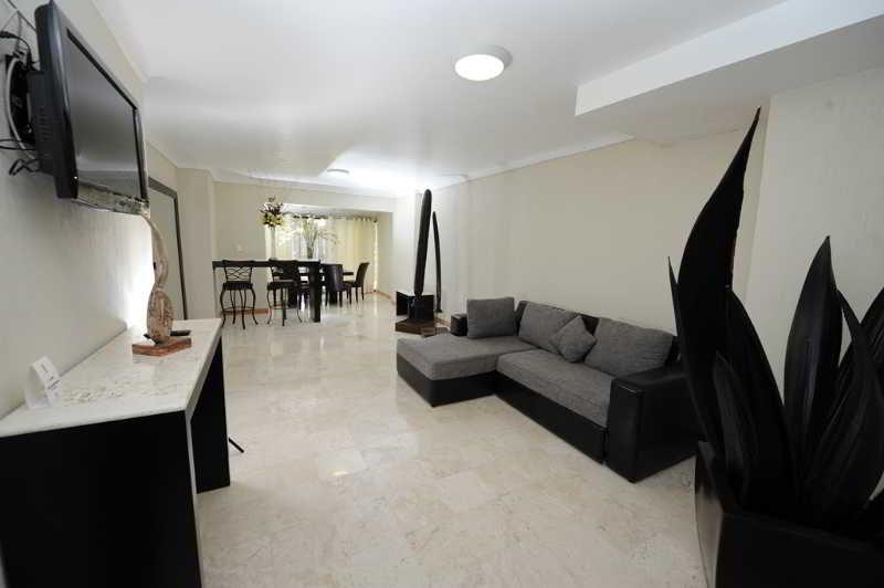 Imperio De Angeles Executive Poliforum Hotel