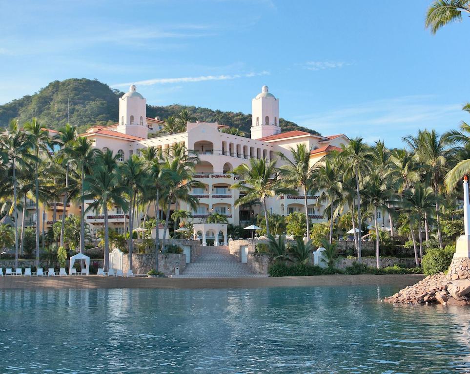 Grand Isla Navidad Golf & With Marina Hotel