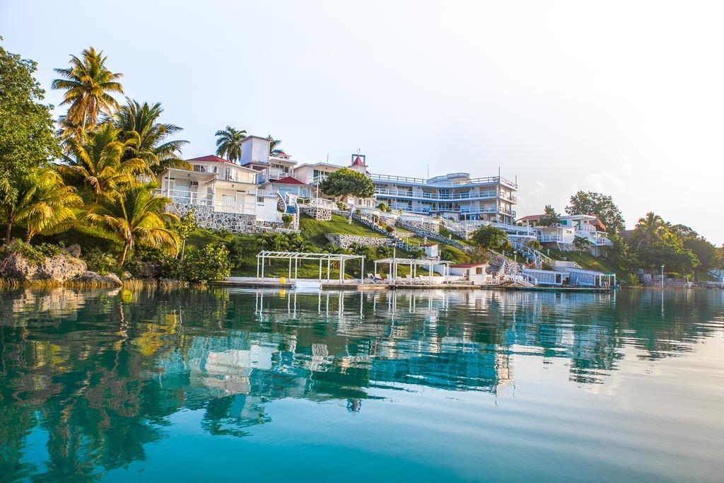 Hotel Laguna