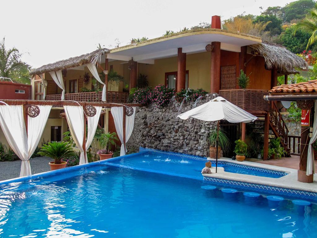 Azucenas Zihuatanejo