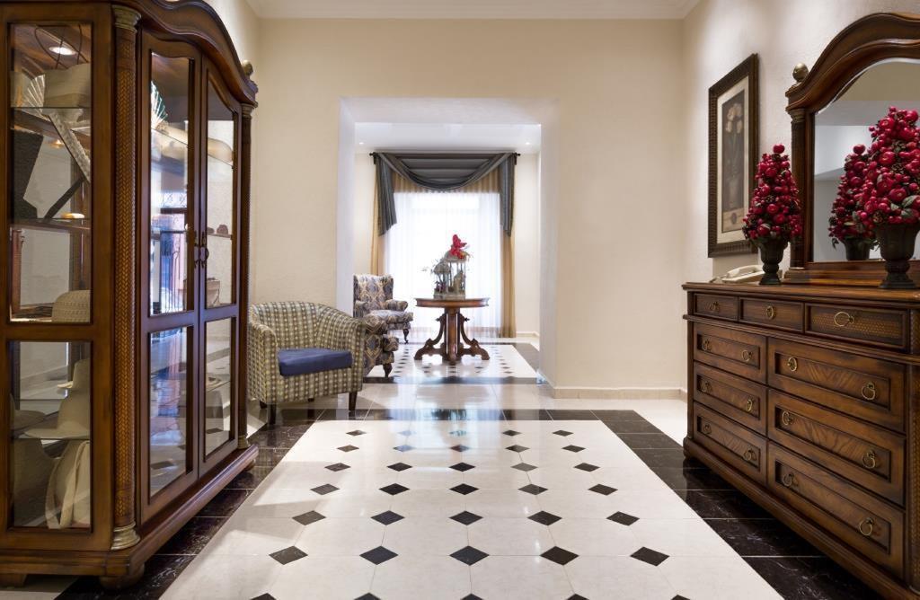 Plaza Colonial Hotel