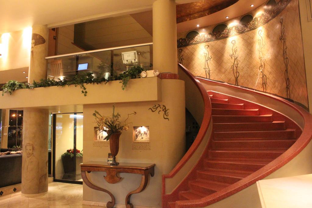 Hotel Del Norte 3*