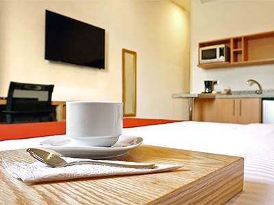 Hit Hoteles Aeropuerto 4*