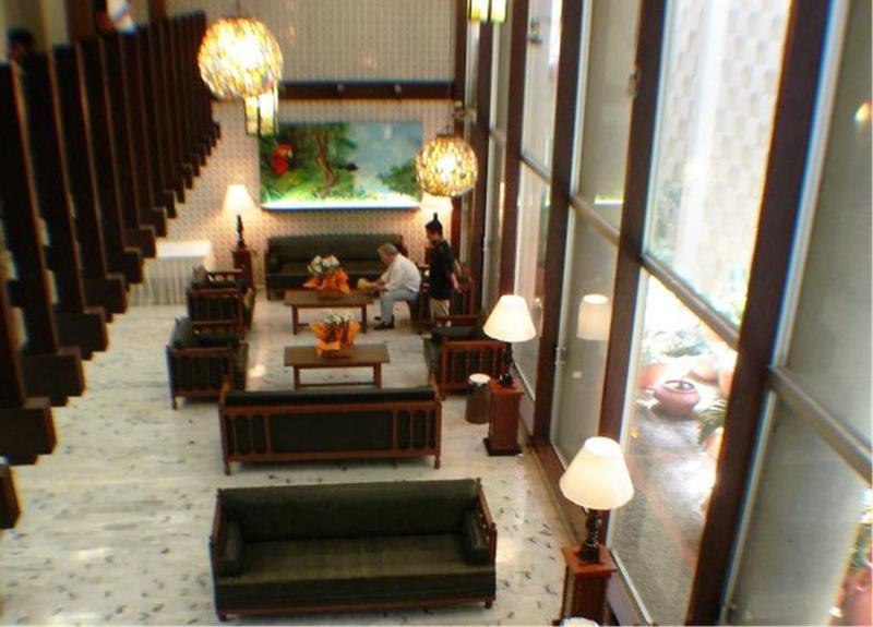 Colonial De Hotel