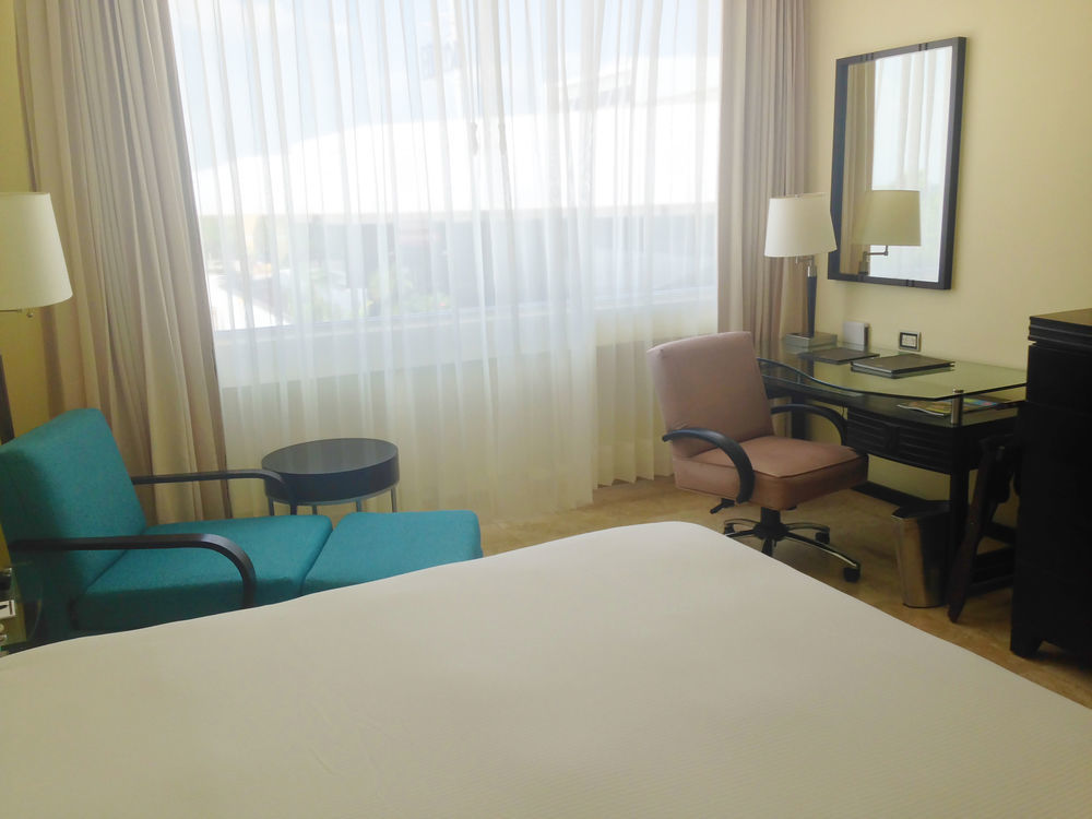 - Aeropuerto By Ihg Hotel
