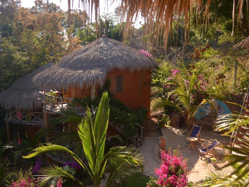 Las Flores 3*
