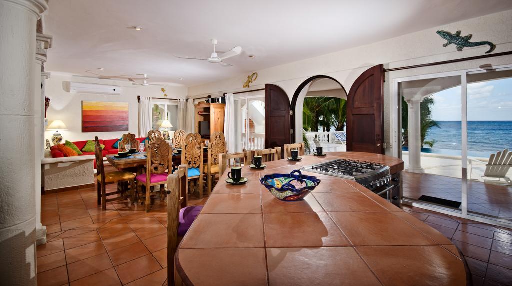 Chango - Beachfront Villa