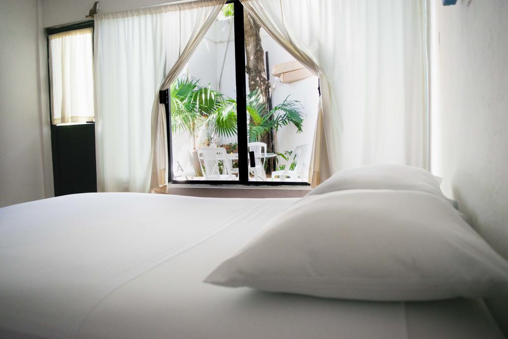 Hostal Haina *