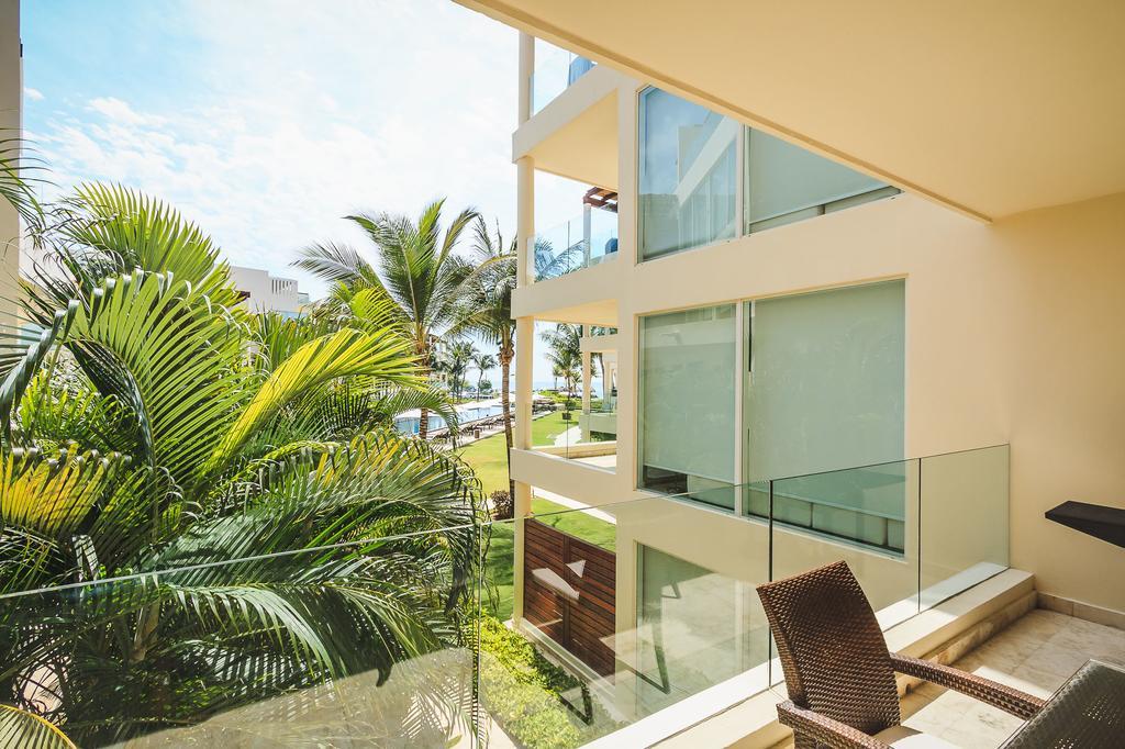 Infinity Pool And Private Club - Luxury Complex The Elements - Gh8