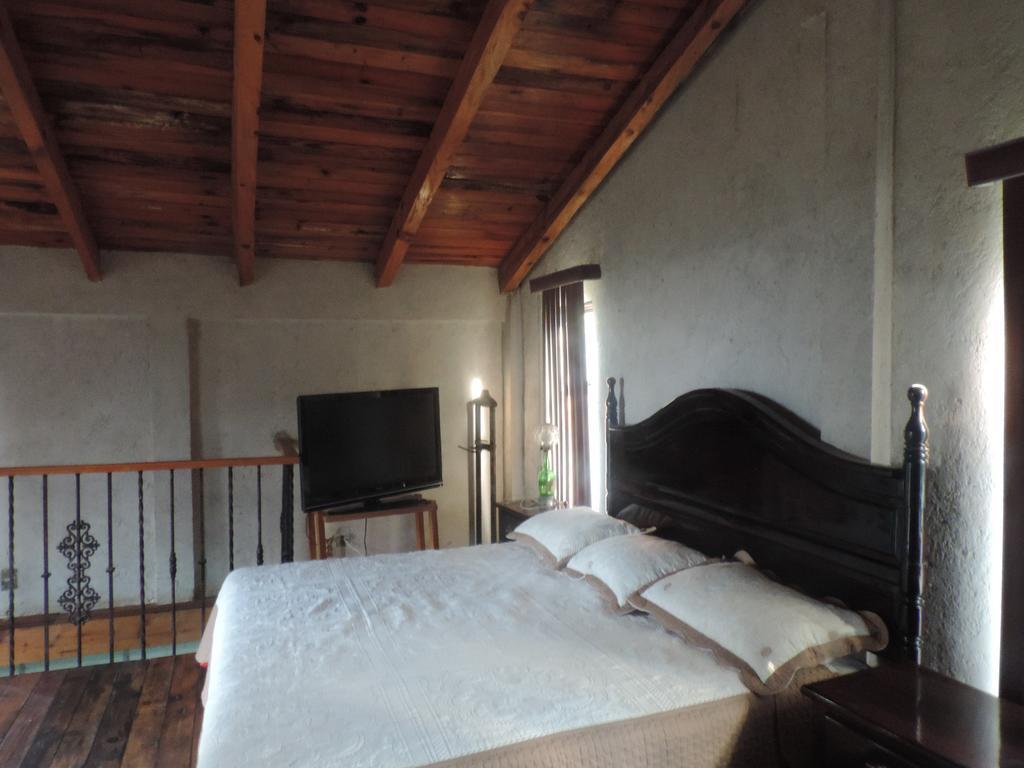 Rancho Madronos * Villa del Carbon