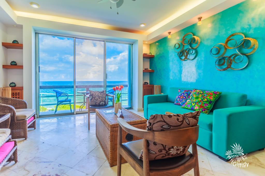 Deep Blue Apartment *