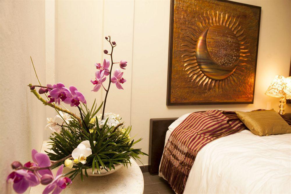 Plaza Gallery Boutique 5*