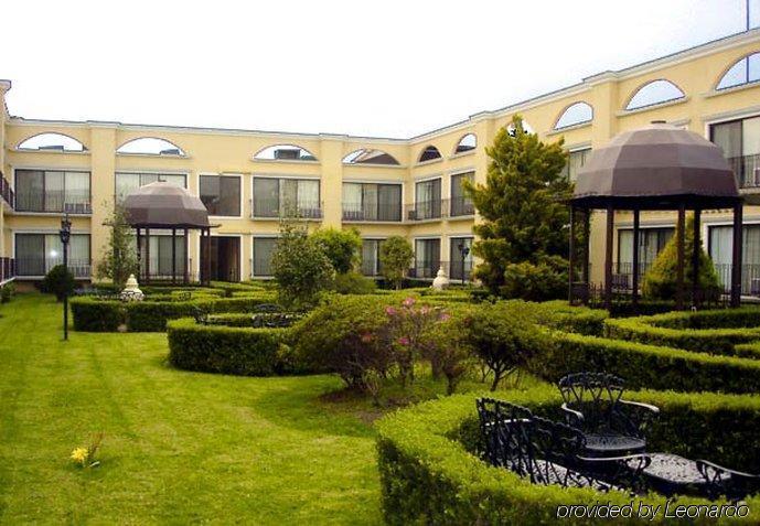 Courtyard Airport 4* Toluca