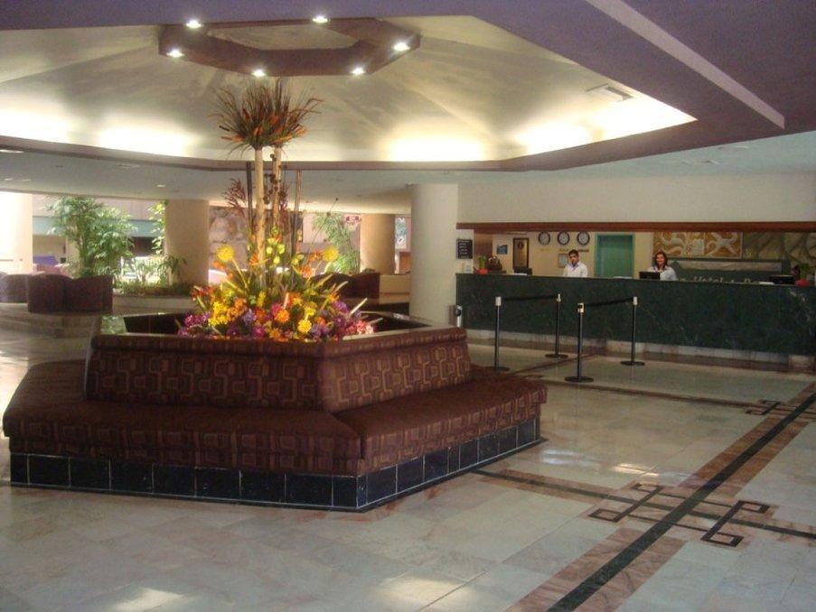 San Carlos Plaza & Hotel 4*