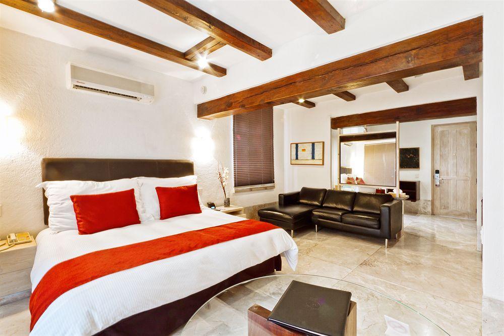 Hotel & Dona Urraca 4*