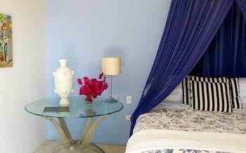 The Hotelito