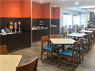 Hotel Fairfield & By Marriott
