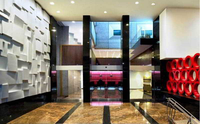 Courtyard By Marriott Revolucion