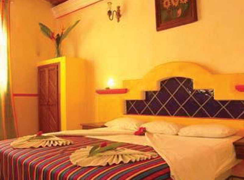 Hotel Y Suites Mar Y Sol 3*