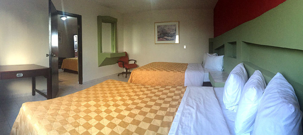Hotel Altos 2*