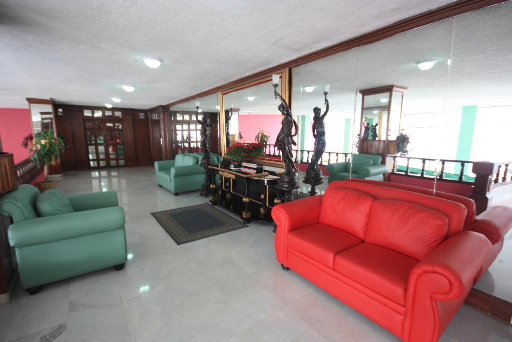 Hotel Arroyo De La Plata 4*