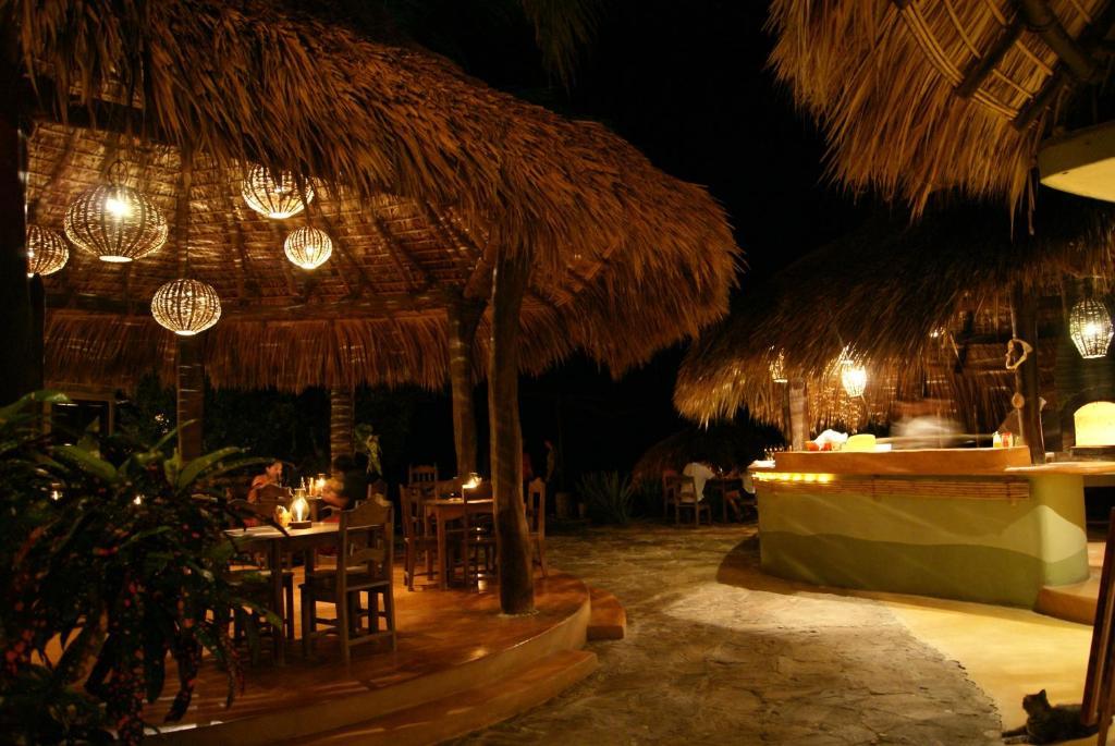 Y Pizzeria La Termita Hotel 3*