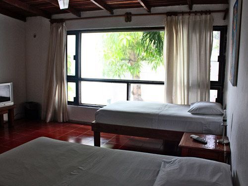 Hostal Haina Hostel *