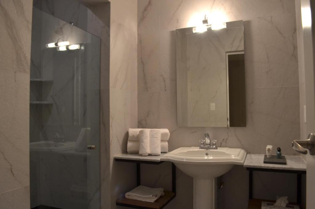 Plaza Revolucion Hotel 4*