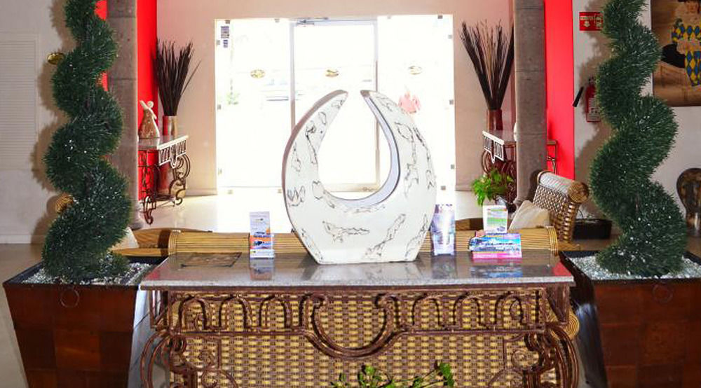 Zar Mochis Hotel 3*