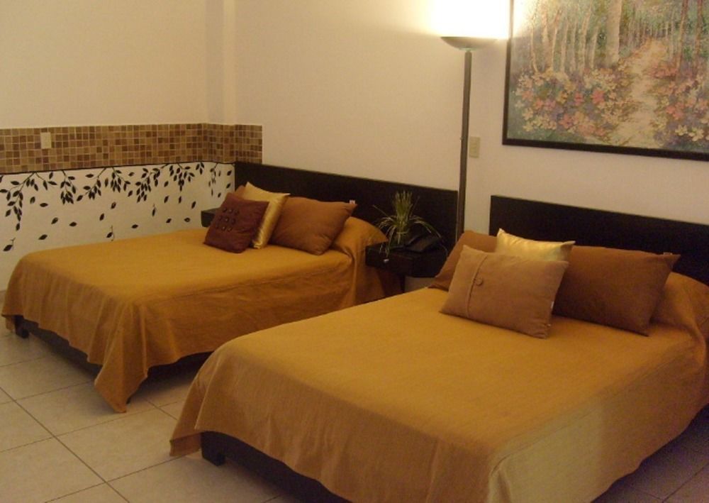 & Mo Sak Tapachula
