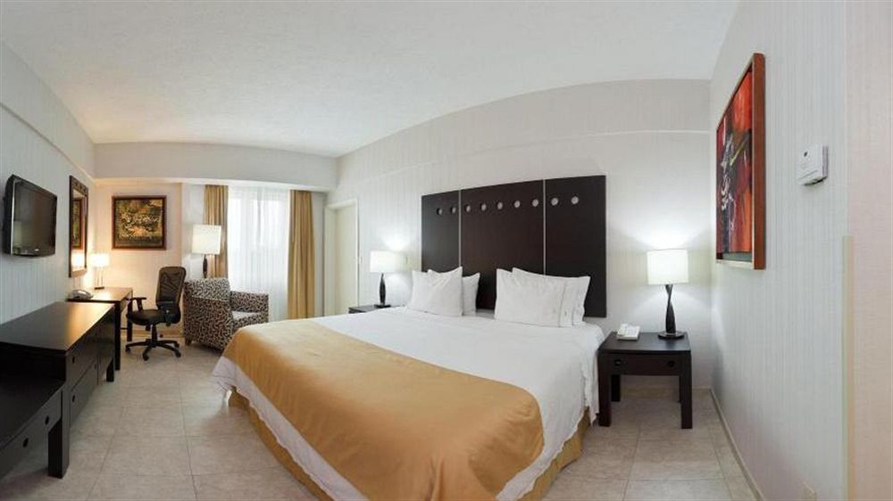 Express By Ihg 4*
