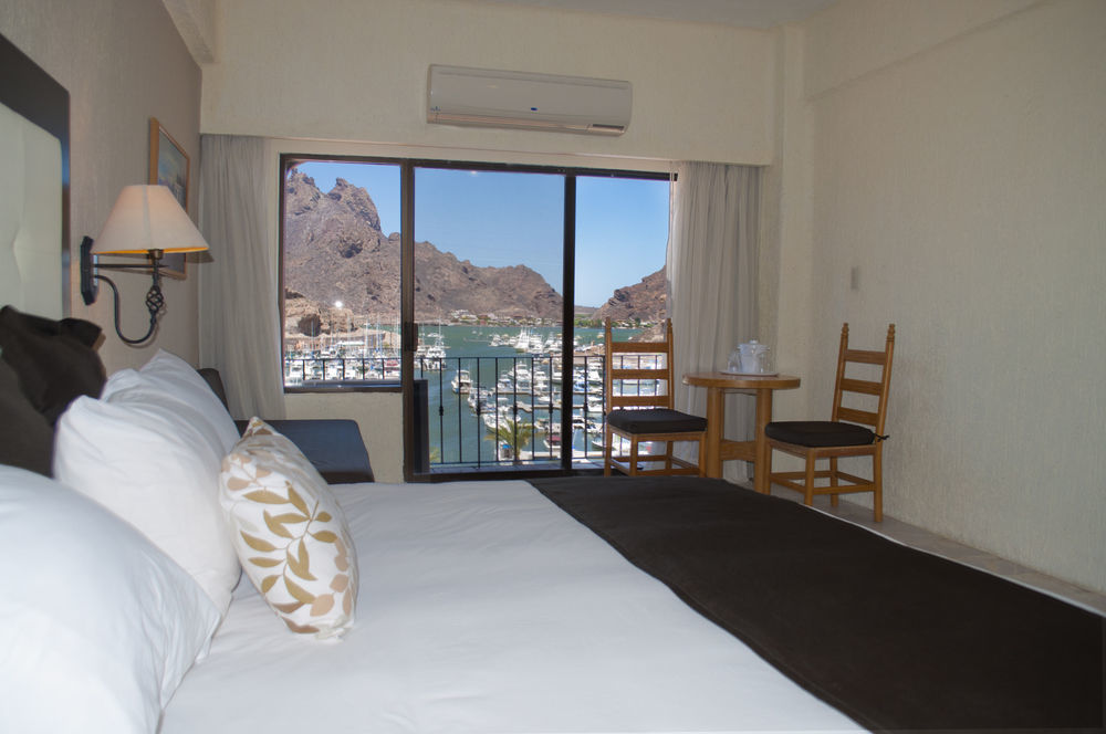 Hotel Marinaterra & 4*