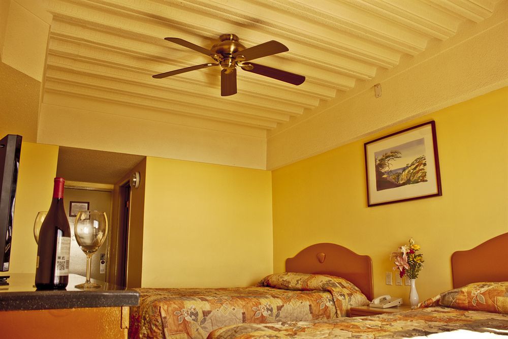 Hotel Festival Plaza Playas 3*