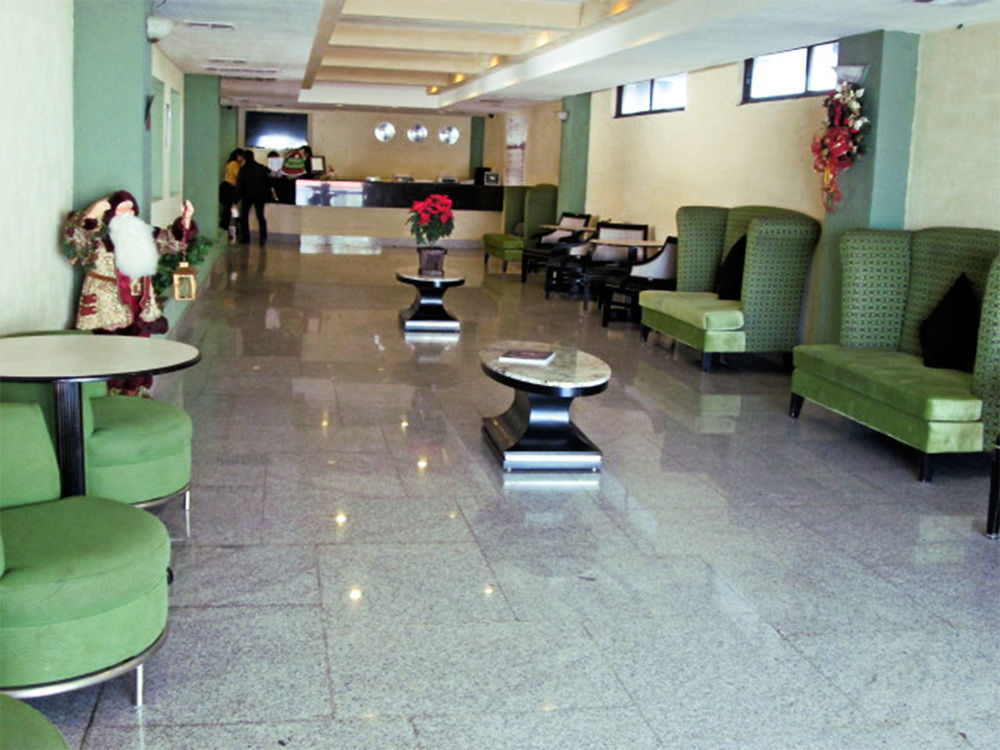 Hotel Corona Plaza 3*