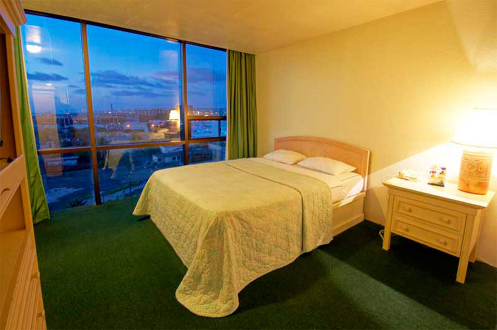 Hotel Corona Plaza Rosarito