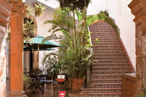 Colonial Restaurante & Bar
