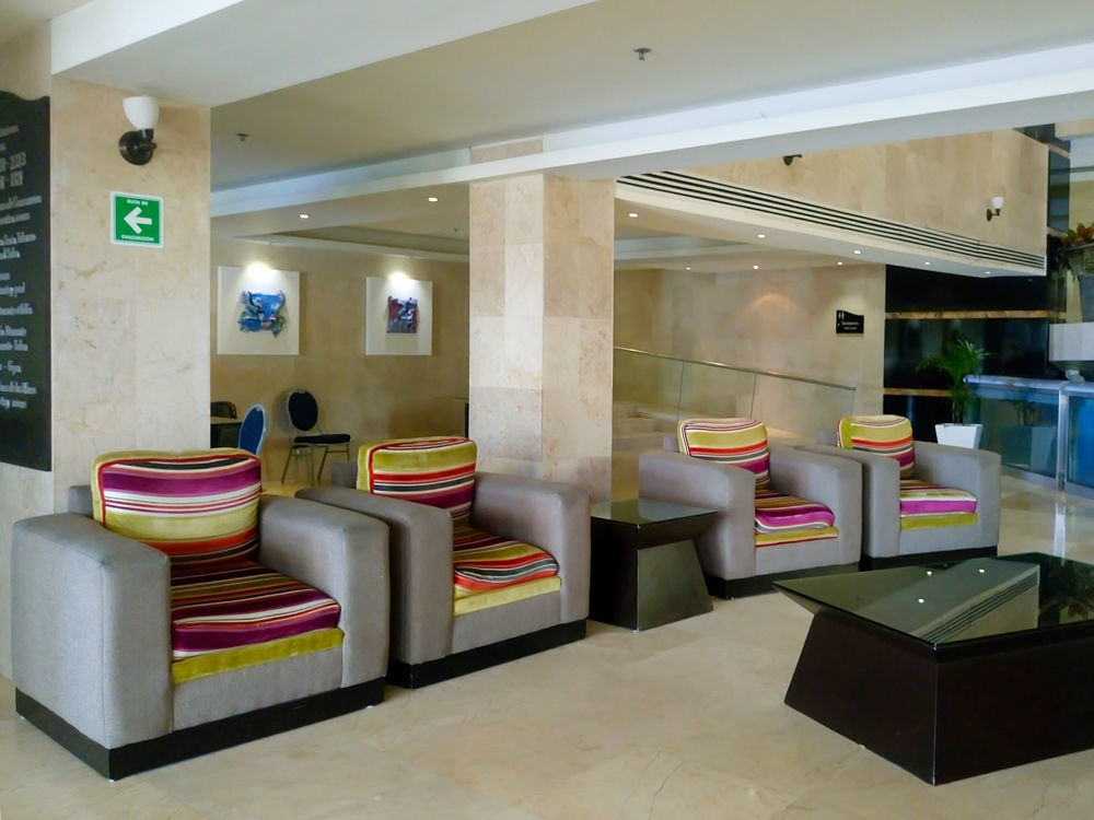 Hotel - Aeropuerto By Ihg 4*