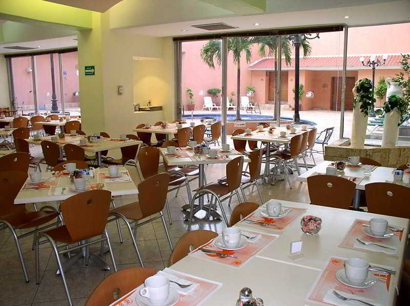 De Cortes Hotel 3*