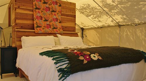 Hotel Cuatrocuatros 3*