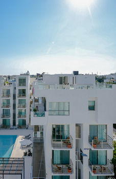 Blue Aparthotel