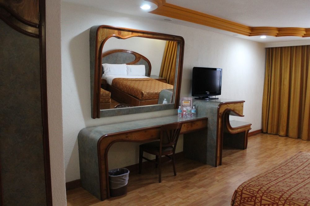 Hotel Mx Congreso Mexico City